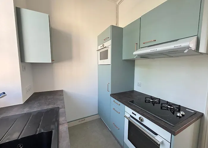 T4 Face Mer, Proche Commerces, 2 Balcons, Cuisine Equipee, 2eme Etage Sans Ascenseur - Fr-1-197-271 * Les Sables-dʼOlonne