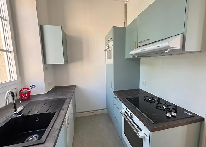 T4 Face Mer, Proche Commerces, 2 Balcons, Cuisine Equipee, 2eme Etage Sans Ascenseur - Fr-1-197-271 Lägenhet *