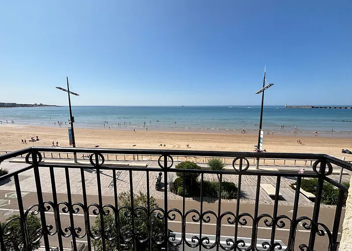 Lägenhet T4 Face Mer, Proche Commerces, 2 Balcons, Cuisine Equipee, 2eme Etage Sans Ascenseur - Fr-1-197-271 Les Sables-dʼOlonne