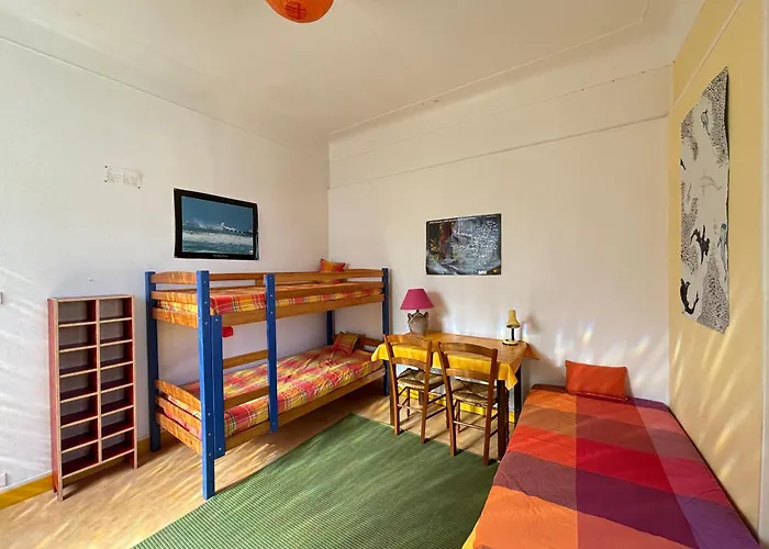 T4 Face Mer, Proche Commerces, 2 Balcons, Cuisine Equipee, 2eme Etage Sans Ascenseur - Fr-1-197-271