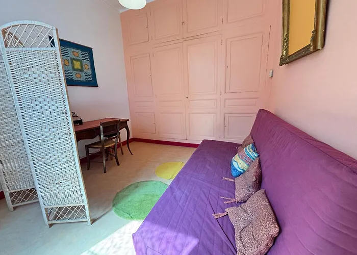 Lägenhet T4 Face Mer, Proche Commerces, 2 Balcons, Cuisine Equipee, 2eme Etage Sans Ascenseur - Fr-1-197-271