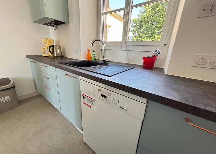 T4 Face Mer, Proche Commerces, 2 Balcons, Cuisine Equipee, 2eme Etage Sans Ascenseur - Fr-1-197-271 Lägenhet