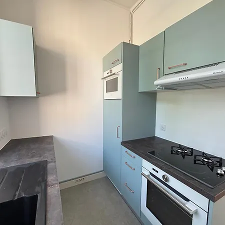 T4 Face Mer, Proche Commerces, 2 Balcons, Cuisine Equipee, 2eme Etage Sans Ascenseur - Fr-1-197-271 * Les Sables-dʼOlonne