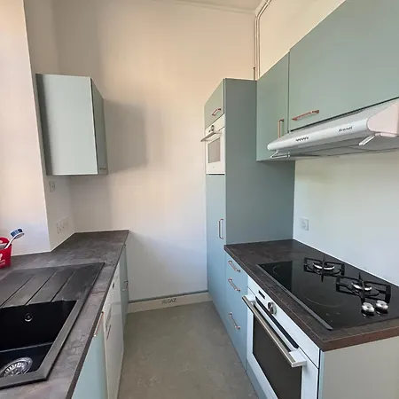 T4 Face Mer, Proche Commerces, 2 Balcons, Cuisine Equipee, 2eme Etage Sans Ascenseur - Fr-1-197-271 Apartamento *