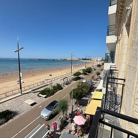 T4 Face Mer, Proche Commerces, 2 Balcons, Cuisine Equipee, 2eme Etage Sans Ascenseur - Fr-1-197-271 *