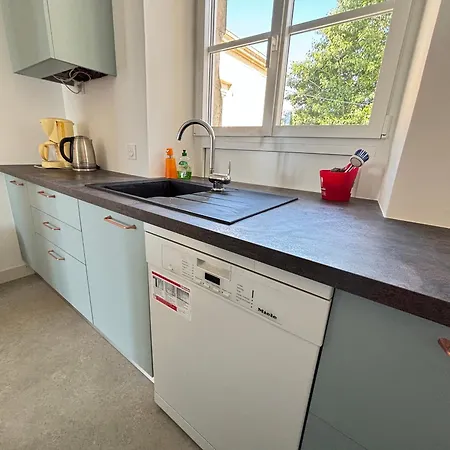 T4 Face Mer, Proche Commerces, 2 Balcons, Cuisine Equipee, 2eme Etage Sans Ascenseur - Fr-1-197-271 Apartament