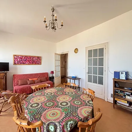 Apartament T4 Face Mer, Proche Commerces, 2 Balcons, Cuisine Equipee, 2eme Etage Sans Ascenseur - Fr-1-197-271